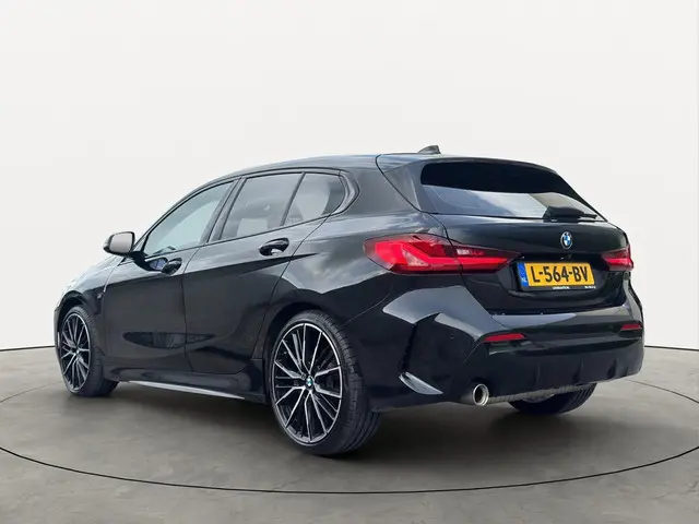 BMW 1-serie 118i 140PK Automaat M-Sport Shadow Camera Leer 19'' LMV Trekhaak