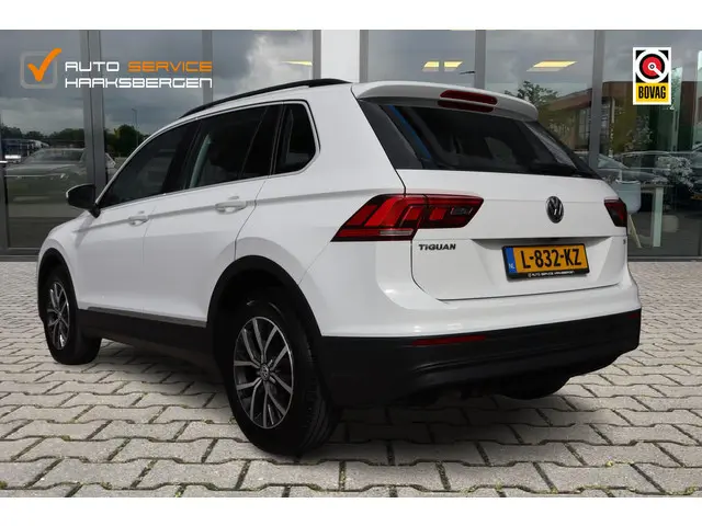 Volkswagen Tiguan 1.4 TSI Connected Series | Trekhaak | Camera | 17 Inch |