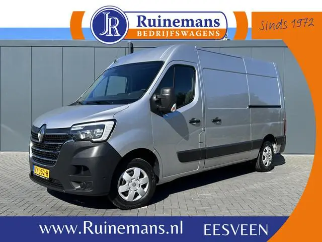 Renault Master T35 2.3 dCi 135 PK / L2H2 / 1e EIG. / TREKHAAK / 2x SCHUIFDEUR / CAMERA / AIRCO / CRU...