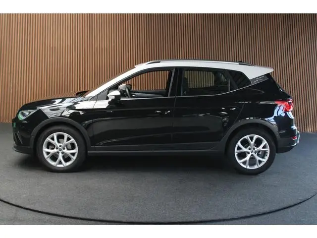 SEAT Arona 1.5 TSI FR Navi Virtual ACC PDC Climate LM velgen Stoelverwarming Carplay BTW auto