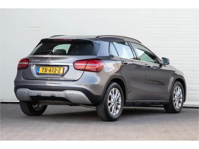 Mercedes-Benz GLA-klasse 180 Business Solution Camera, Navi, PDC 2018
