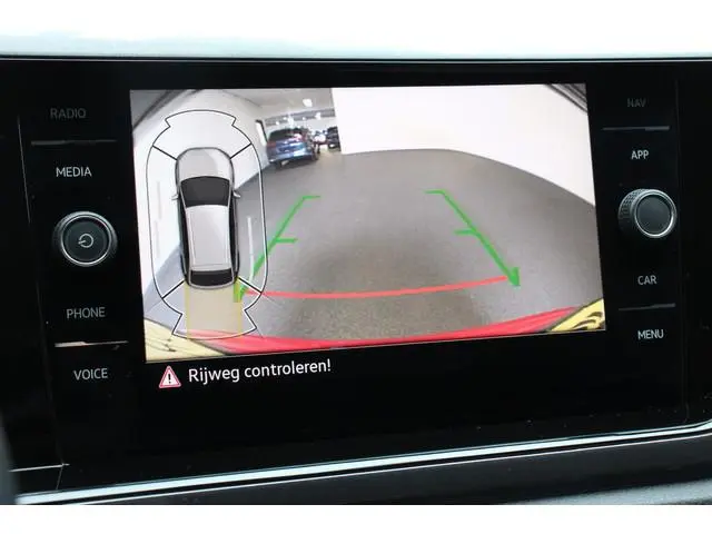 Volkswagen Taigo 1.5 TSI 150pk DSG Style Navigatie Apple Carplay/Android Auto Parkeersensoren Camera...
