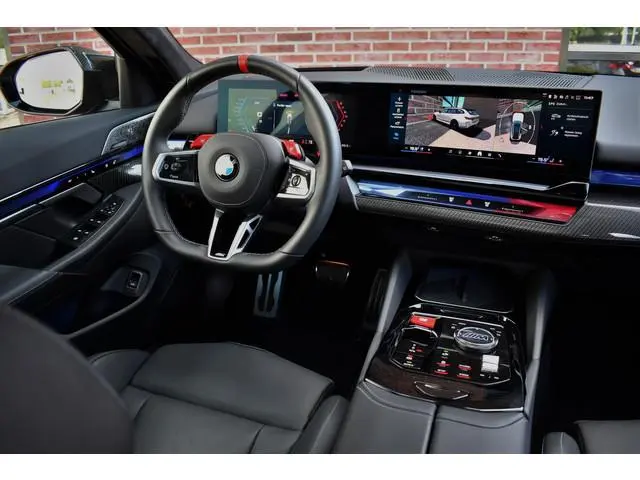 BMW M5 Touring | Chalk Individual | Ultimate Pack | Keramisch | Pano | Trekh | B&W | DA+