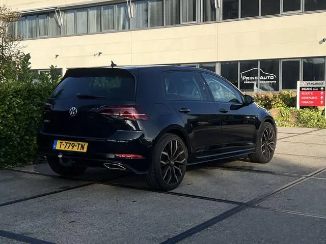 Volkswagen Golf 1.5 TSI Highline Business R |TREKHAAK|STOELVERW.|CARPLAY|ADAPTIVE CRUISE|DEALER ONDE...