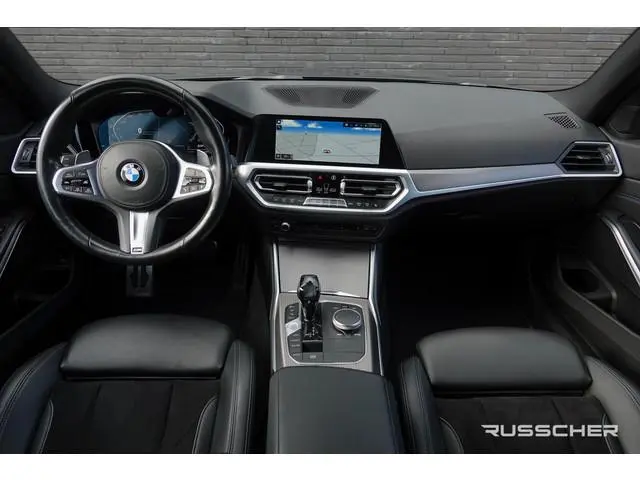 BMW 3-serie Touring 320d 190Pk Aut. | High Executive | M-sport | 360° Camera | Trekhaak | 18'' | Dra...