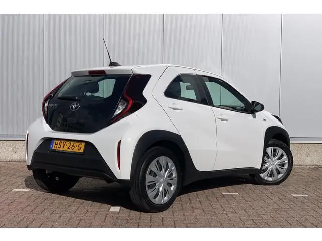 Toyota Aygo X 1.0 VVT-i MT Play / Camera / Apple Carplay & Android Auto / DAB /