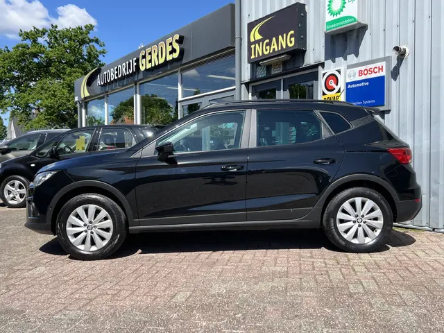SEAT Arona 1.0 TSI Style Business Intense. | TREKHAAK | CAMERA | NAVI | CRUISE |
