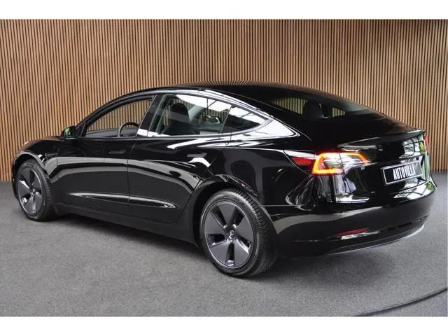 Tesla Model 3 RWD 60 kWh Full Self Driving 3 Warmtepomp Leer Panodak Elektr. achterklep Elektr. vers...