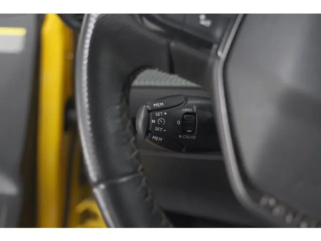 Peugeot 208 PureTech 100 EAT8 GT-Line | Camera | Keyless Entry | Navigatie | Parkeersensoren | Apple...