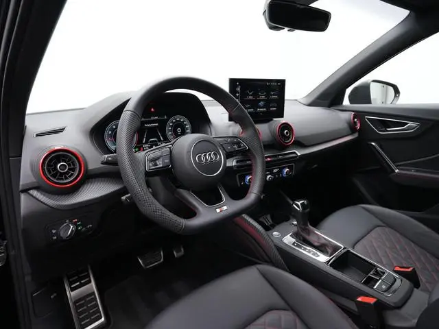 Audi Q2 35 TFSI 150 pk S-tronic S-Line | Trekhaak | Leder fijnnappa | Matrix LED | Sonos | Elektrisc...