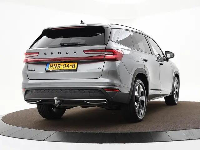 Skoda Kodiaq 1.5 TSI PHEV 204pk Sportline Business · Panoramadak · Camera · Trekhaak · Matrix LED ·...