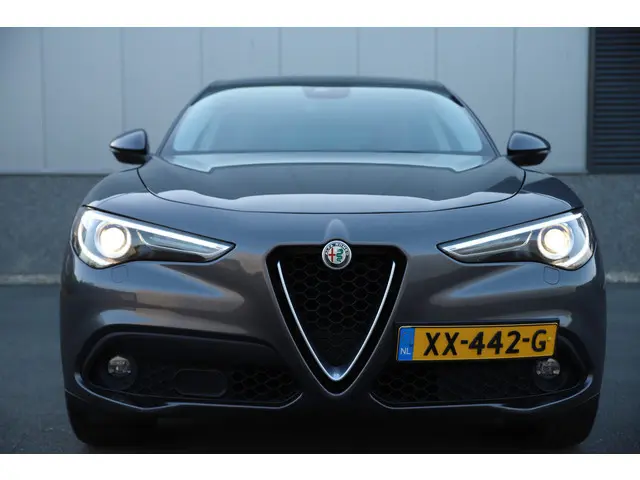Alfa Romeo Stelvio 2.2JTD 180pk Super/Automaat8/Leder/Trekh./Camera/Concaver21"
