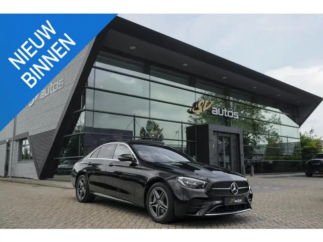 Mercedes-Benz E-klasse E300e AMG 320pk Panoramadak Burmester Widescreen Leder NLauto 1e Eigenaar!