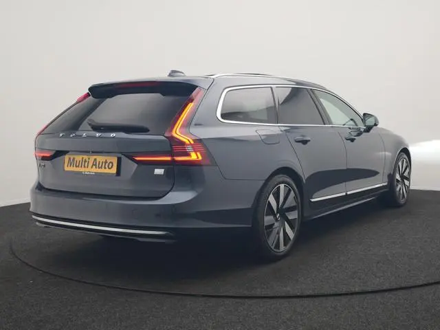 Volvo V90 T6 AWD Plus Bright LONG RANGE PHEV 350pk Dealer O.H. | Trekhaak Af Fabriek | Panodak | Ada...