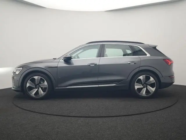 Audi Q8 e-tron 55 quattro S Line 114 kWh Dealer O.H | SOH 97,2% | Trekhaak Afn. | Adaptive Cruise |...