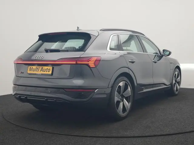 Audi Q8 e-tron 55 quattro S Line 114 kWh Dealer O.H | SOH 97,2% | Trekhaak Afn. | Adaptive Cruise |...