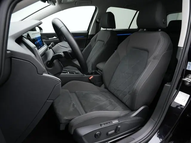 Volkswagen Golf 1.4 eHybrid 204 pk Style | Geheugen-/massagestoel | Stuur-/stoelverwarming | Achteru...