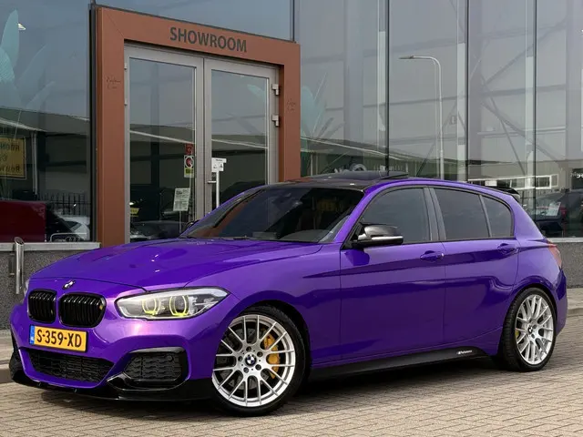 BMW 1-serie M135i M-Performance | Schuifdak| Navi | Cruise | Performance Uitlaat