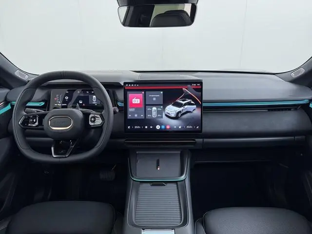 Lynk & Co 08