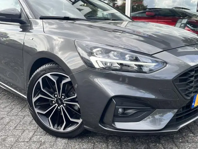 Ford Focus 1.0 EcoBoost ST Line Business 125pk/92kW 6-bak | Panoramadak | Dodehoek | Camera | B&O |...