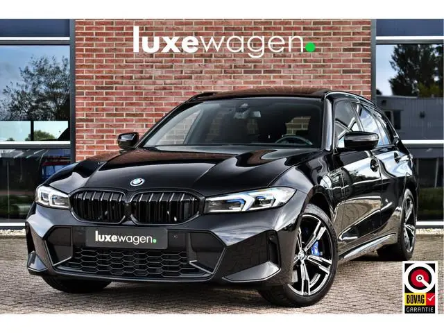 BMW 3-serie Touring 330e xDrive LCI-2 Pano El-zetels HUD 360-cam Trekhaak