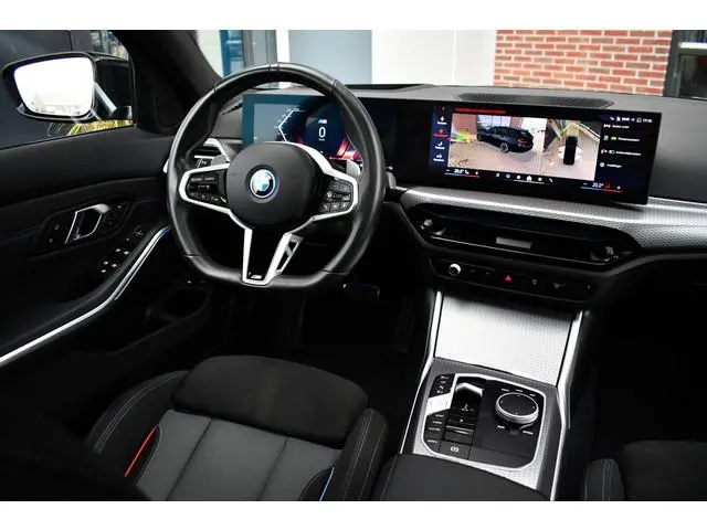 BMW 3-serie Touring 330e xDrive LCI-2 Pano El-zetels HUD 360-cam Trekhaak