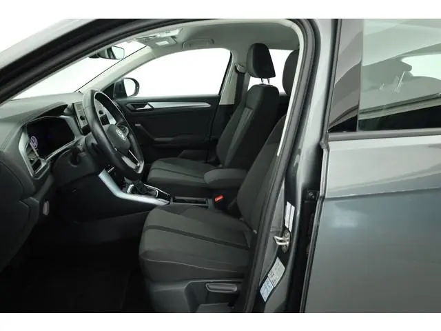 Volkswagen T-Roc 1.5 TSI 150pk DSG | Rijklaar! | Adapt. Cruise | Trekhaak | All Seasons | NAV + CarP...
