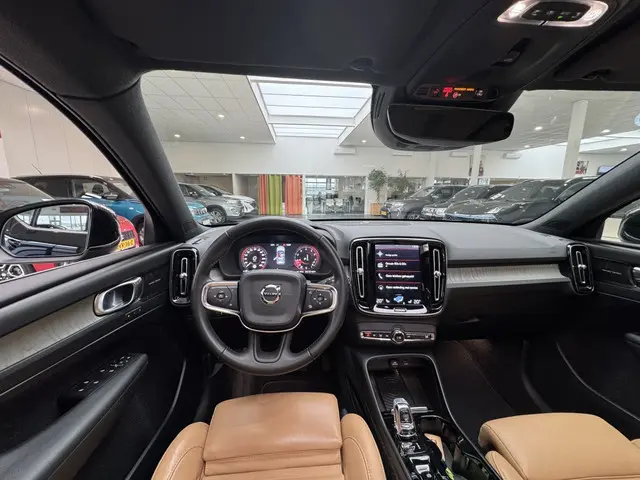 Volvo XC40 2.0 T4 Inscript. [ Apple Carplay I Adaptive Cruise I Harman Kard