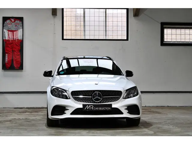 Mercedes-Benz C-klasse Estate 300 e | AMG | Night | Panoramadak | Apple Carplay | 19 inch | Dealeron...