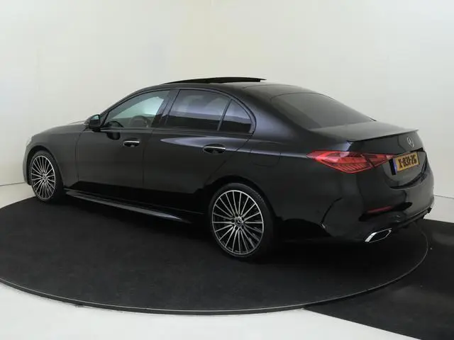 Mercedes-Benz C-klasse 300 e AMG Line / Panoramadak/ Night/ 19 inch/ Head Up/ Memory/ 360 camera