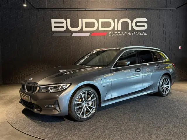 BMW 3-serie Touring 330e | Keyless | Trekhaak |