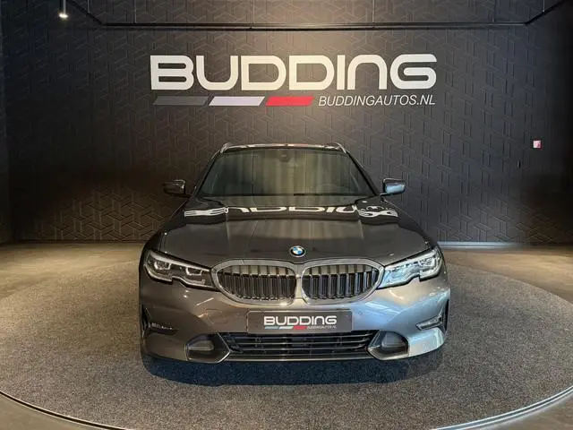 BMW 3-serie Touring 330e | Keyless | Trekhaak |
