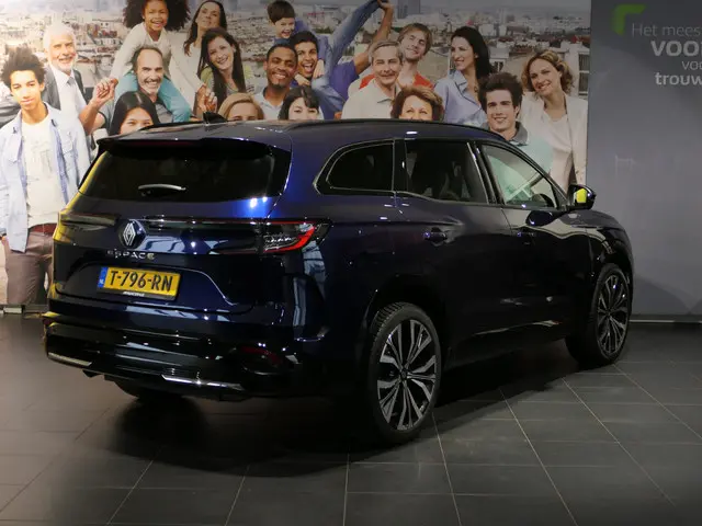 Renault Espace E-Tech full hybrid 200 iconic 7p. - Occasion Lease vanaf €689 p/m - *Panoramadak!* -...