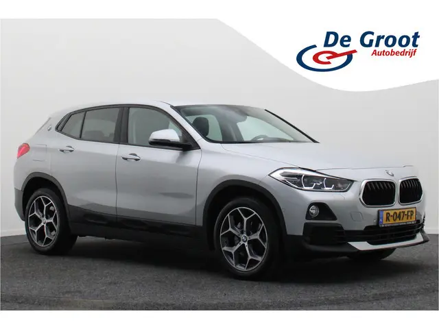 BMW X2 sDrive20i High Executive Automaat LED, Head-Up, Apple Carplay, Stoelverwarming, PDC, 17"