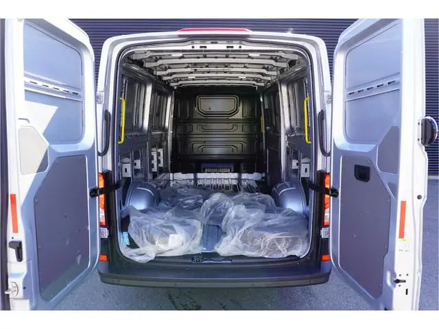 Volkswagen Crafter 180pk Automaat L3H2/L2H1 LED Apple Carplay Parkeersensoren Stoel+stuur verwarming...
