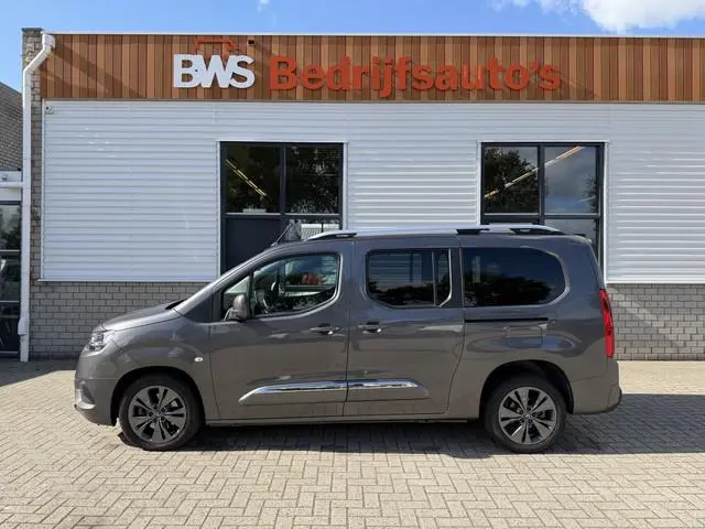 Toyota PROACE CITY Verso 1.2 Turbo 130pk Active Long 7 persoons / rolstoel lift / vaste prijs rijkla...