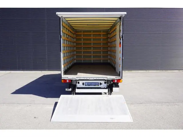 Volkswagen Crafter 140pk Automaat Bakwagen Laadklep 750 KG App-Connect Cruise Control