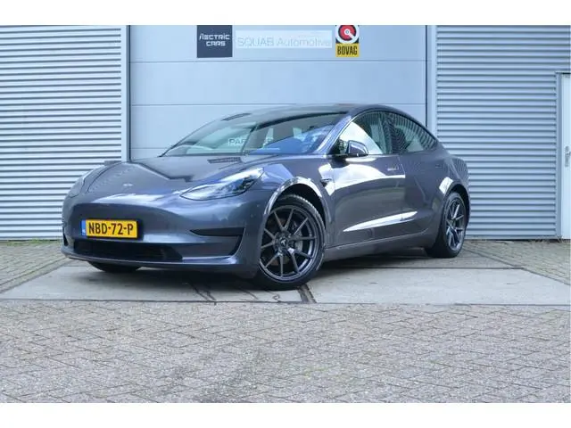 Tesla Model 3 Standard RWD Plus 60 kWh AutoPilot, 18" winterbanden, LFP accu