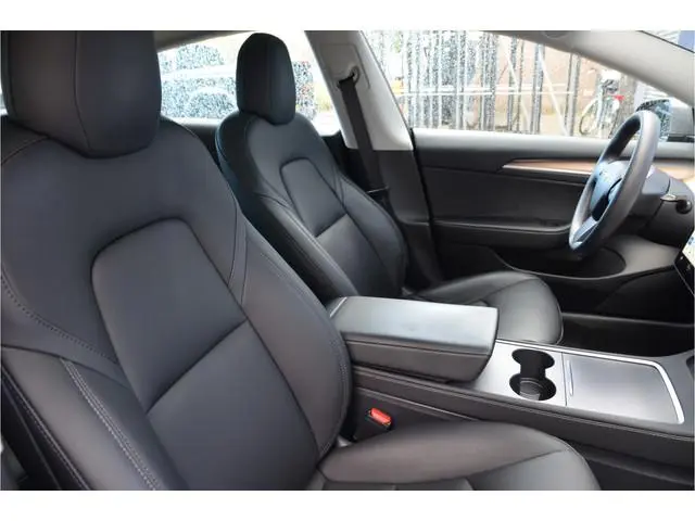 Tesla Model 3 Standard RWD Plus 60 kWh AutoPilot, 18" winterbanden, LFP accu