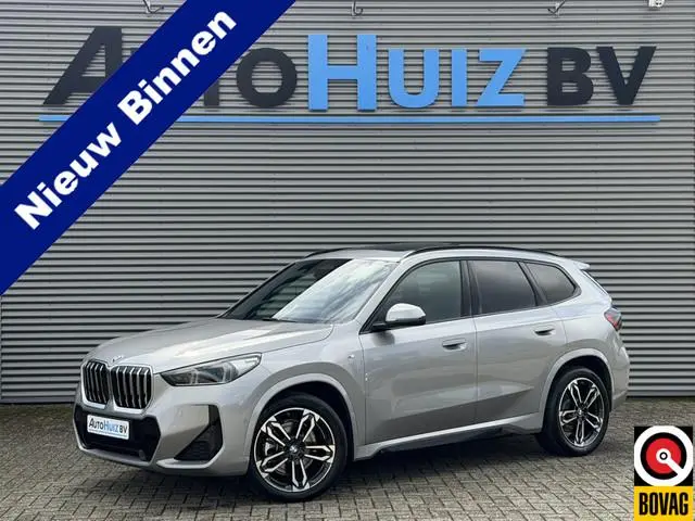 BMW X1 sDrive20i M Sport Premium Pakket Panoramadak Trekhaak Achteruitrijcamera Stoelverwarming Keyl...