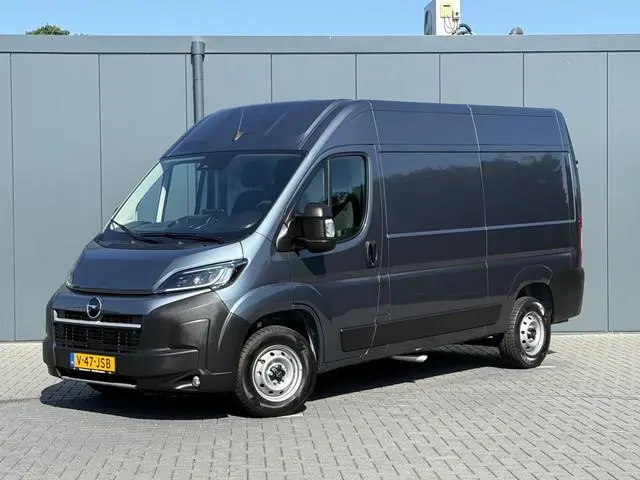 Opel Movano 2.2D 120 PK / L2H2 / ** NIEUW BPM VRIJ ** / TREKHAAK / CAMERA / 3-ZITS / ECC / LED / CRU...