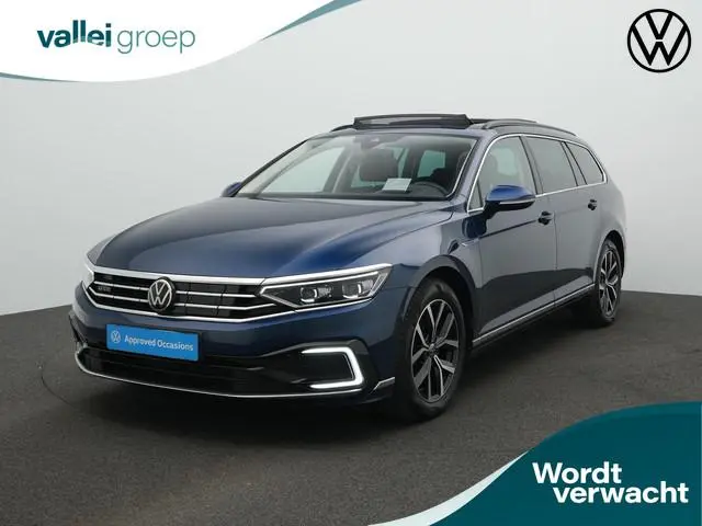 Volkswagen Passat 1.4 TSI 218 pk PHEV GTE Business | Panoramadak | Trekhaak | Discover Pro | IQ Ligh...