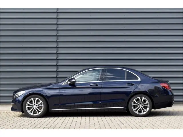 Mercedes-Benz C-klasse 350 e Prestige | Luchtvering | Trekhaak | 360 Camera | Memory Seats | Full-LE...