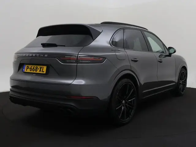 Porsche Cayenne 3.0 E-Hybrid | Pano | Bose | Luchtvering | Sport-chrono | PDLS | Trekhaak | Stoelver...