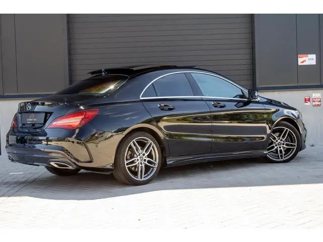 Mercedes-Benz CLA-klasse 180 Buss AMG PANO CAMERA CARPLAY LED