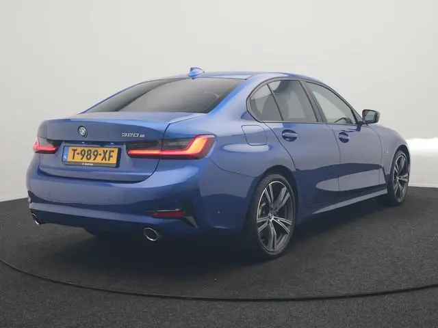 BMW 3-serie 320e PHEV 204pk Dealer O.H | Head Up | Adaptive Cruise | Camera | Adaptief Onderstel | L...