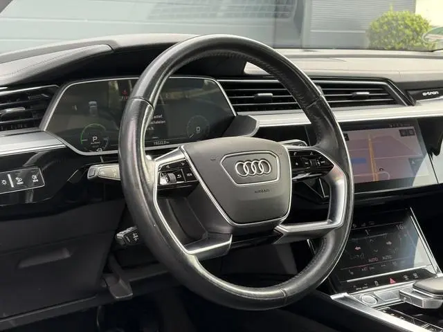 Audi e-tron