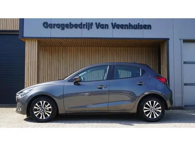 Mazda 2 1.5 Skyactiv-G 90pk Dynamic 5Drs Navi 15inch LM Airco Cruise Control *NL auto* 93267km!