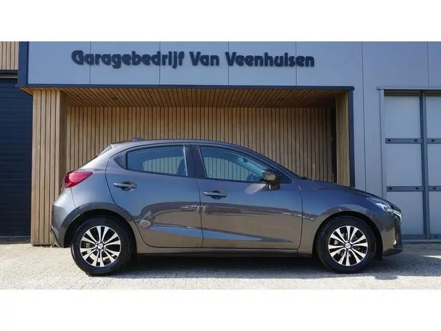 Mazda 2 1.5 Skyactiv-G 90pk Dynamic 5Drs Navi 15inch LM Airco Cruise Control *NL auto* 93267km!