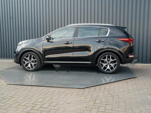 Kia Sportage 1.6 T-GDI GT-Line | Panodak | Trekhaak Afnb. | Stuur & Stoel verw. | Camera | Prijs Rij...